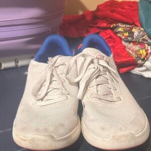 Men’s kizik size 13 shoe